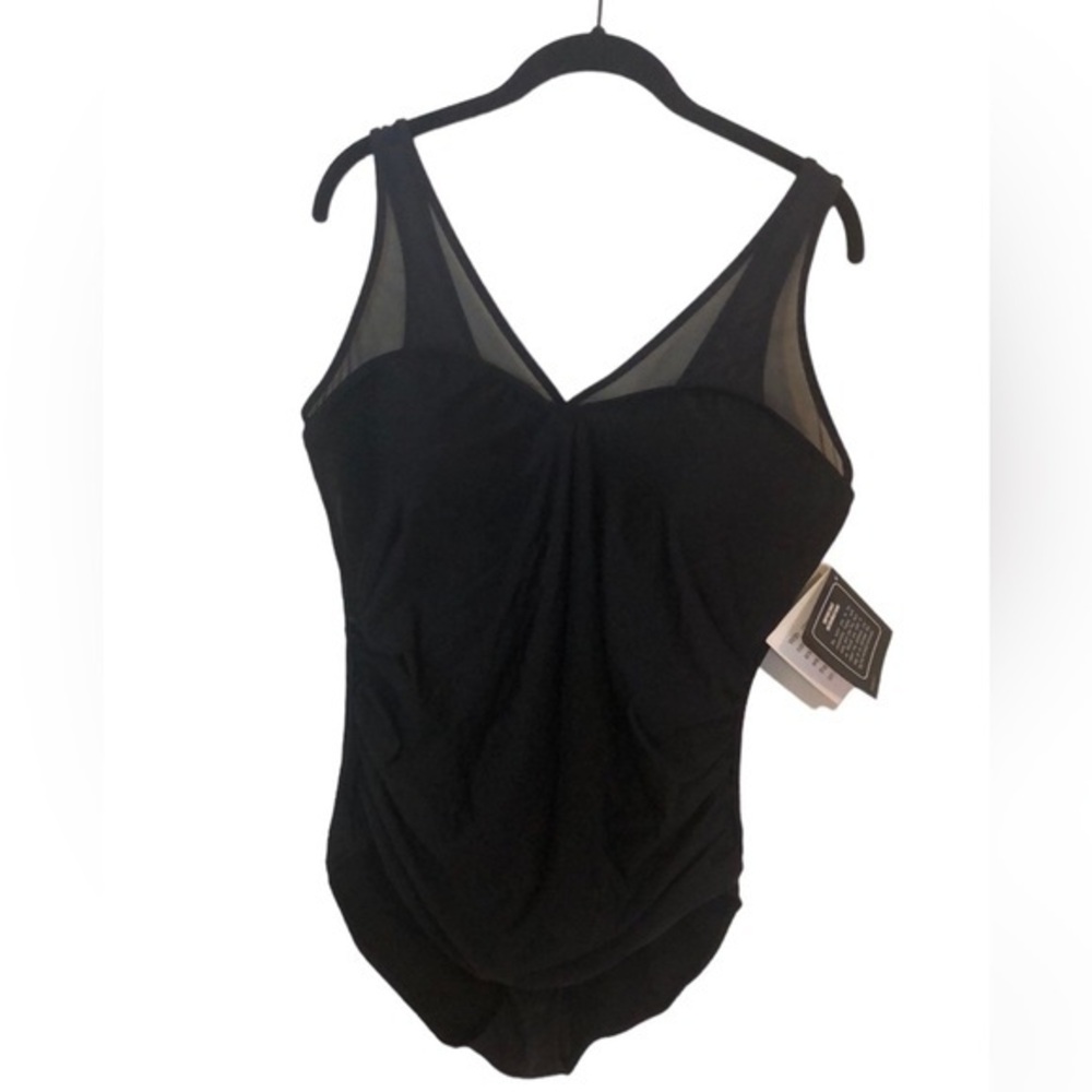 NWT Classic Shape FX one piece plus size swimsuit size 16W